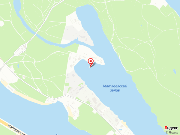 около метро Днепр